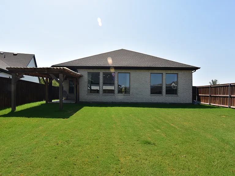 2900 Bluff Creek Dr — Photo 18