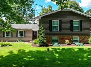 16130 Lucky Bell Ln, Newbury, OH 44065