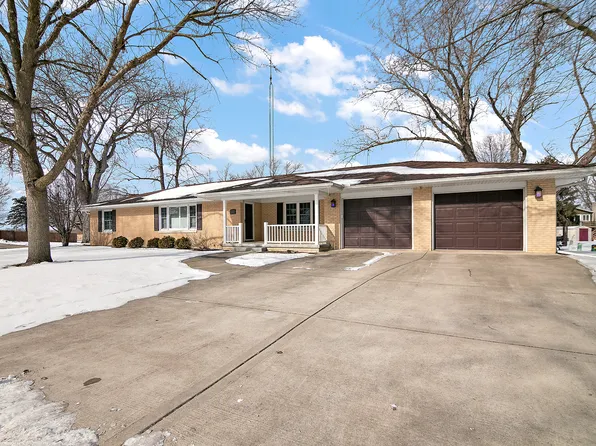 235 Hendron Ave, Clifton, IL 60927