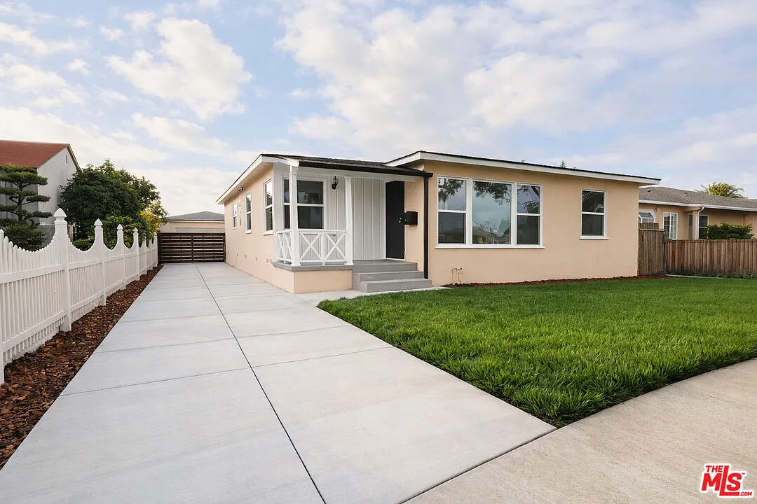3 bed, 2.0 bath, 1208 sqft, $4,500 — Photo 1