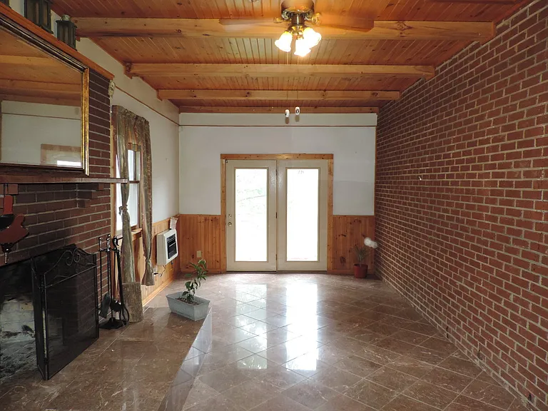 141 Cambar Ln — Photo 11