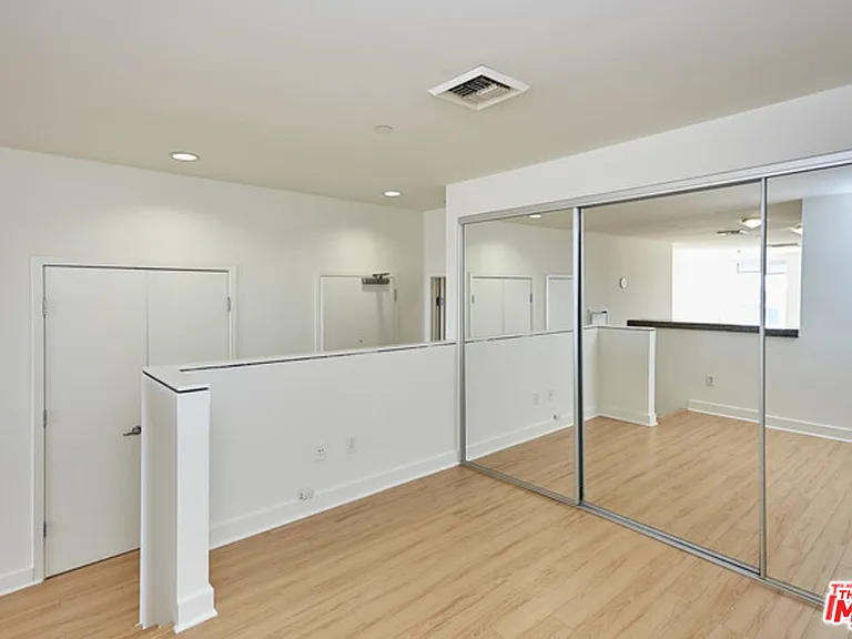 3810 Wilshire Blvd #809 — Photo 4