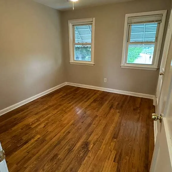 2439 Ashton St — Photo 4
