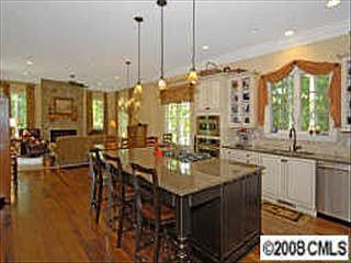 3rd image of 1001 Hartshaw Ct