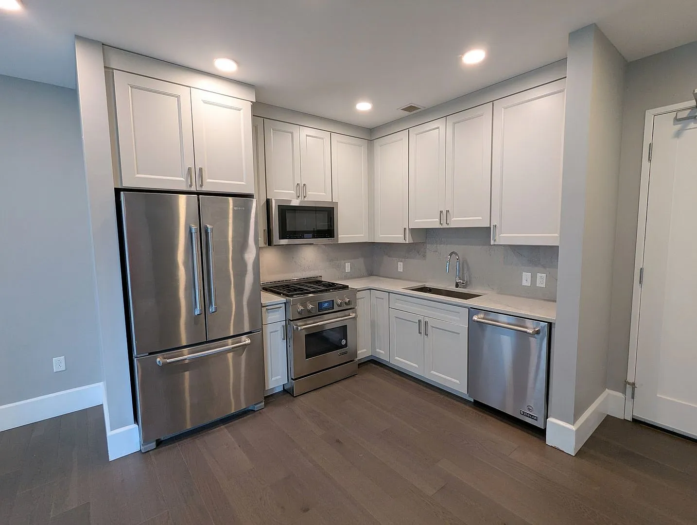 350 Oliver Ave #1108 photo 1
