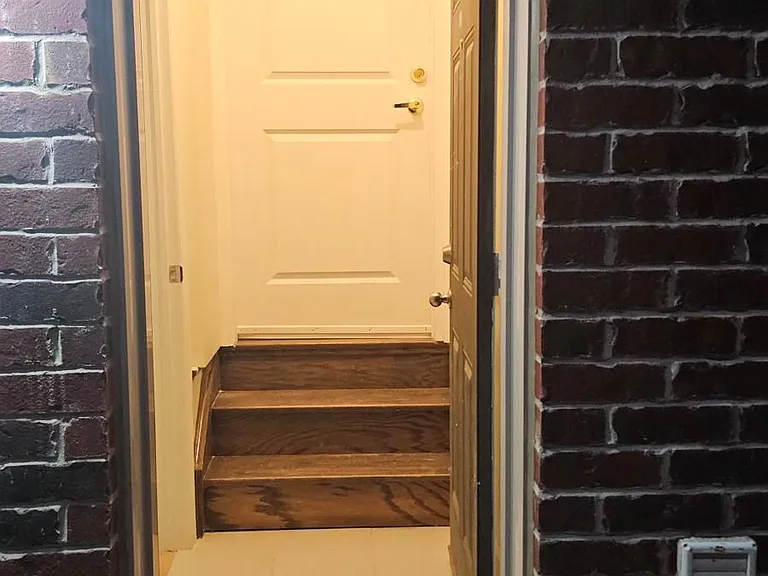 9 Vickery St E #BASEMENT — Photo 12