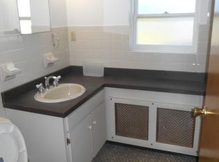 20 Fellsmere Rd, Newton, MA 02459