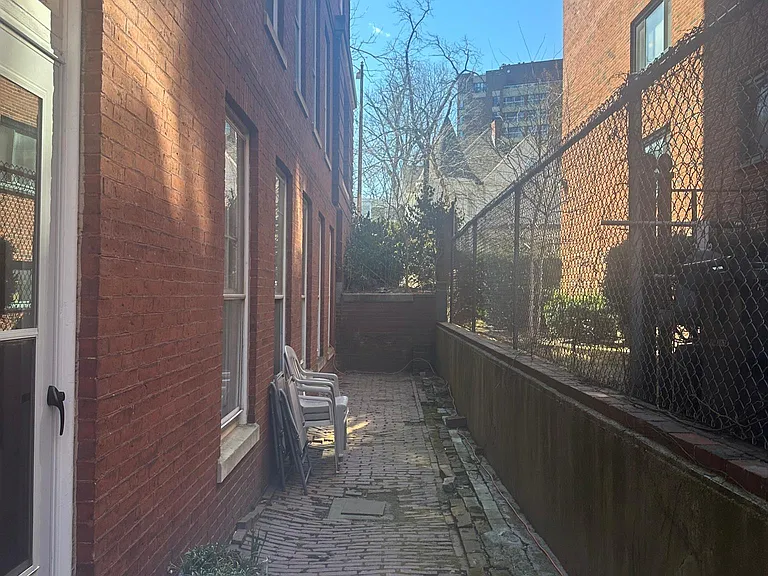 371 Harvard St #1G — Photo 9