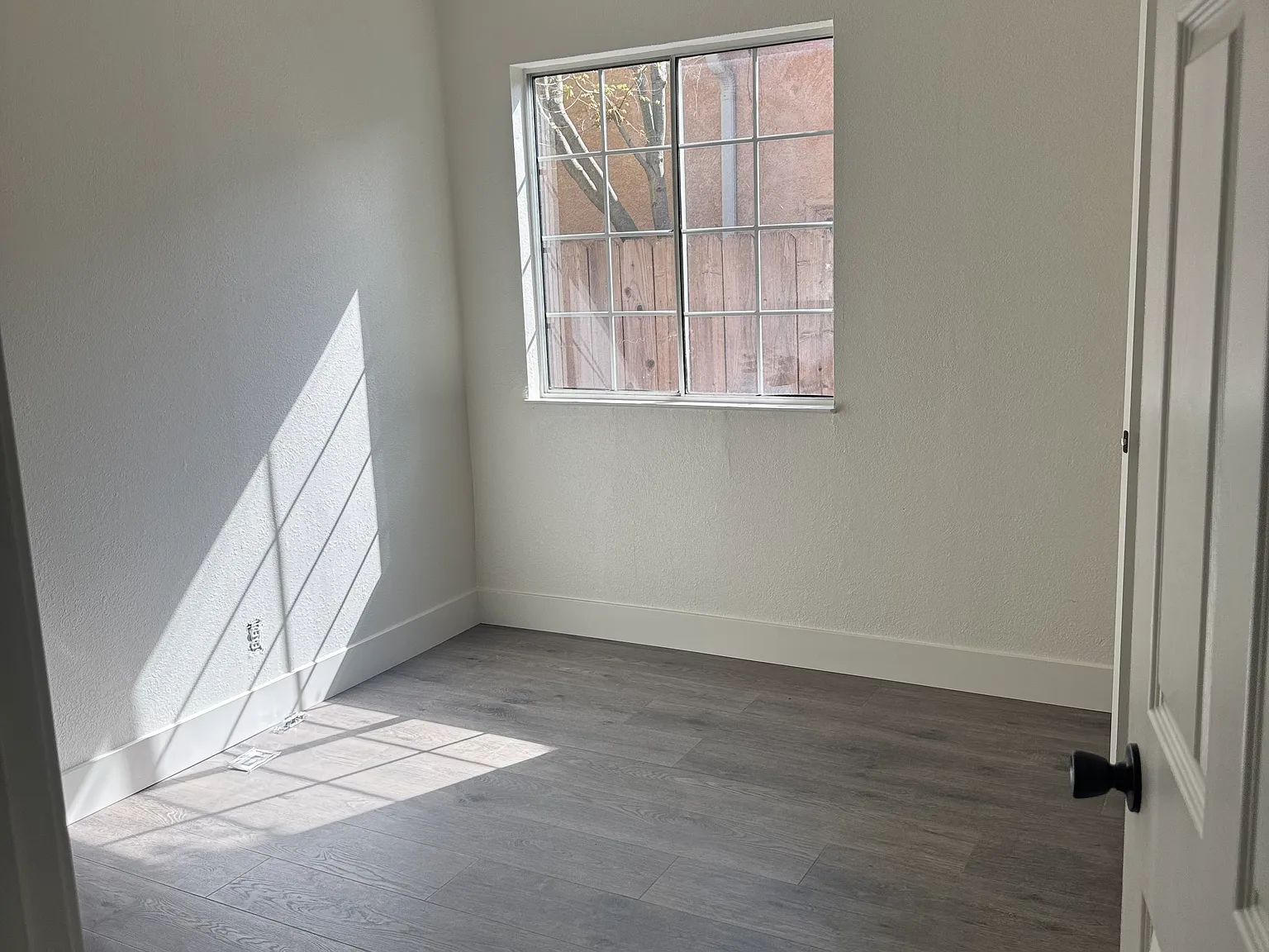 708 4th Ave — Photo 2