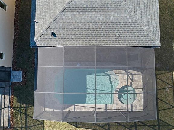 3rd image of 8917 COCONUT BREEZE DRIVE