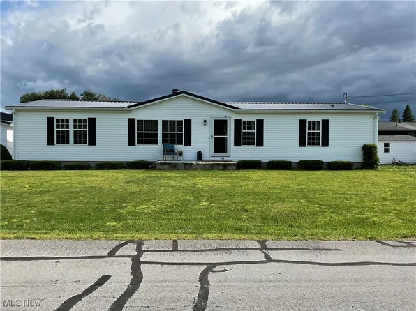115 Indiana Ave, Marietta, OH 45750