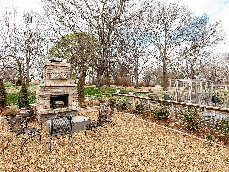 1003 Woods Lake Dr — Photo 68
