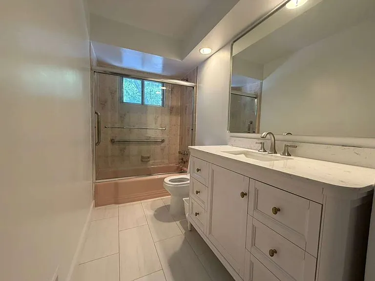 4 Greentree Dr — Photo 12