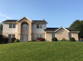 633 James Dr, Rostraver Township, PA 15012
