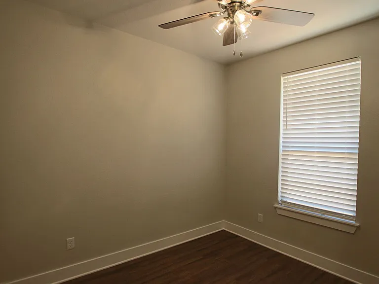 727 Freedom Way — Photo 23