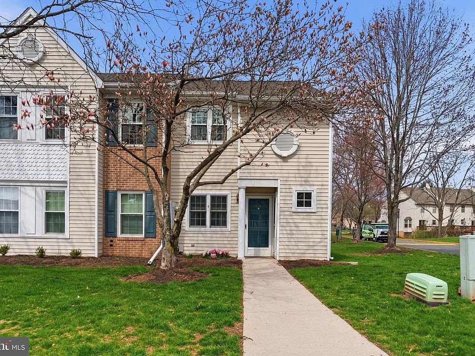 1st image of 1842 Rosewood Ct #93