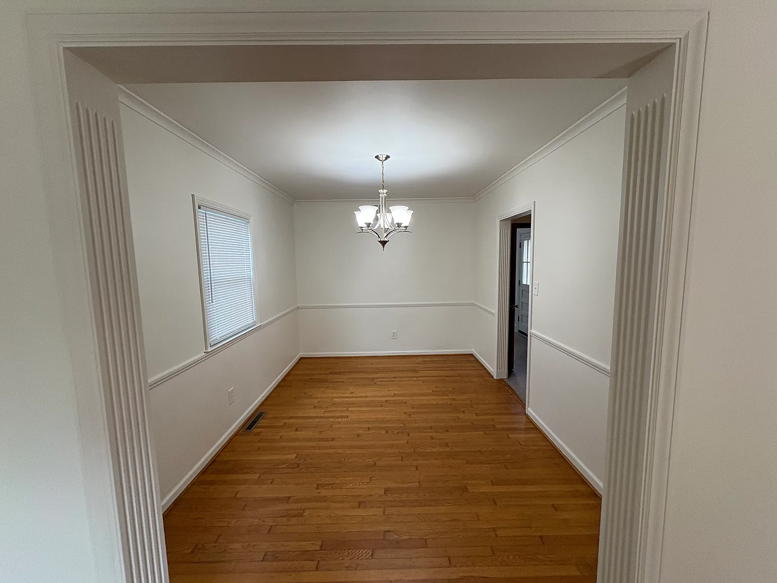 3 bed, 1.5 bath, 1793 sqft, $1,895 — Photo 3