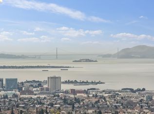 7 Hawks Hill Ct, Oakland, CA 94618