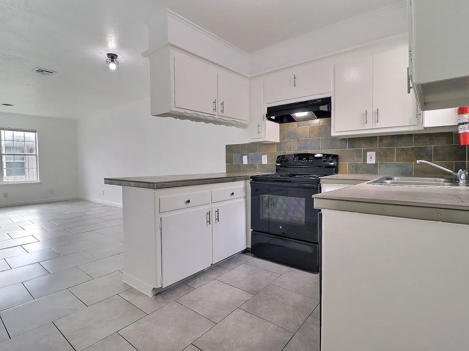 2 bed, 900 sqft, $889 — Photo 1