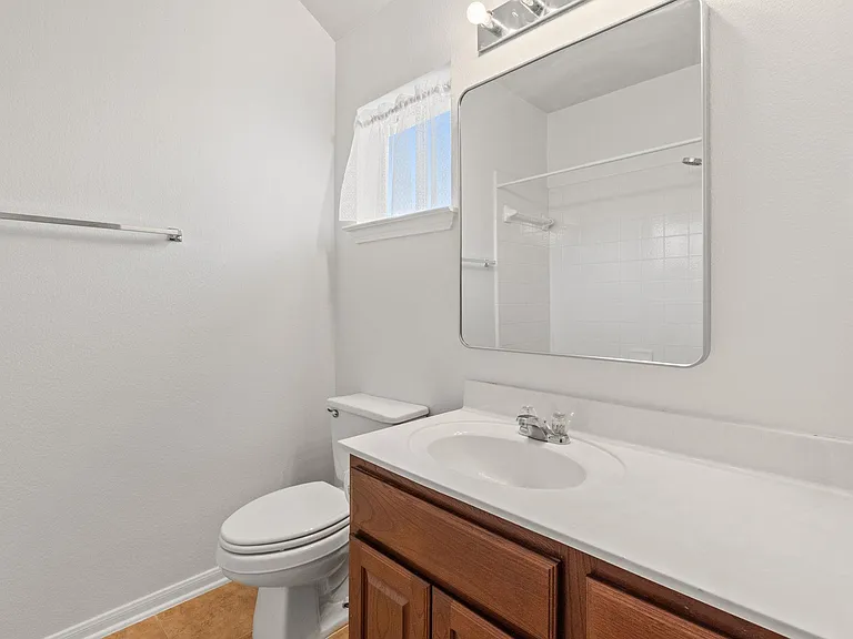 209 Canterbury Dr — Photo 34
