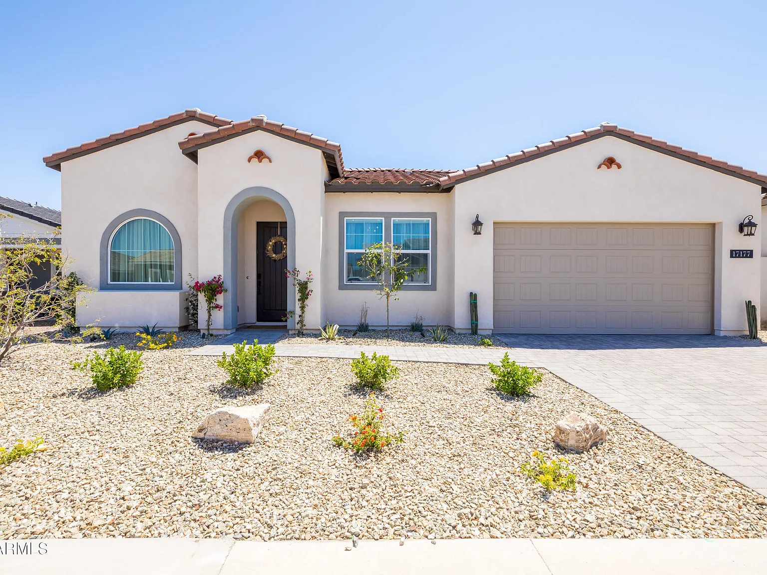 4 bed, 3.0 bath, 2352 sqft, $4,500 — Photo 2