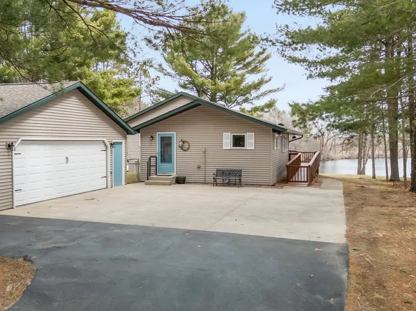 N1188 Chalet Dr, Waupaca, WI 54981