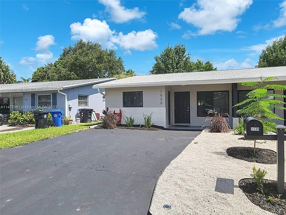 3rd image of 1530 SW 22nd St