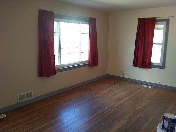 2nd image of 1608 W Reinhart Dr
