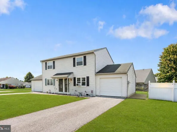 1603 Blue Jay Dr, Dover, PA 17315