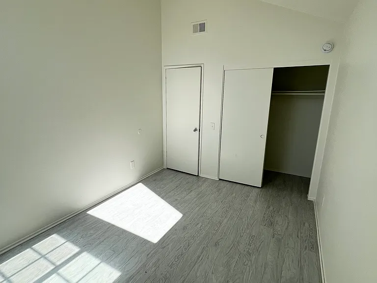 4842 King Cir #A — Photo 9