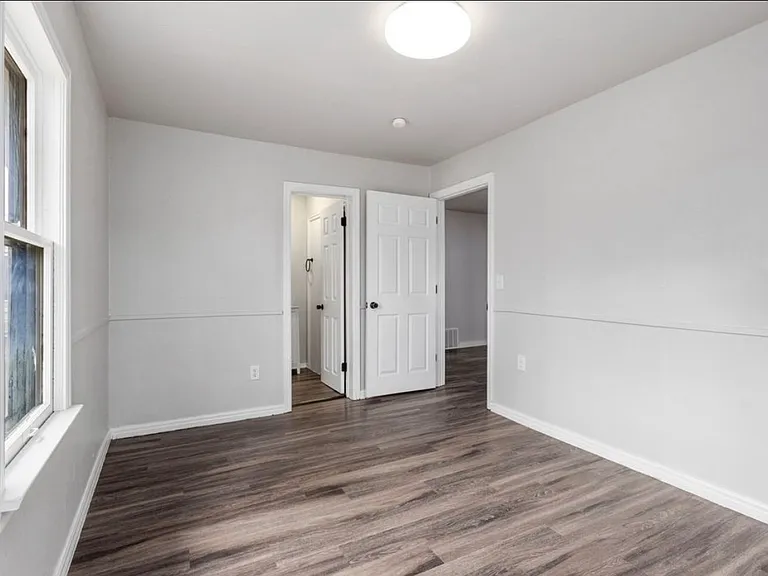 100 Slant St — Photo 5