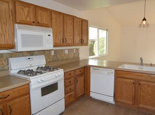 2620 W Brooke Ct, Visalia, CA 93291