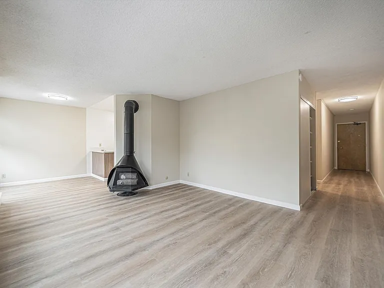 1648 Filbert St — Photo 2