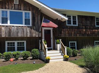 57 Shinnecock Rd, Hampton Bays, NY 11946