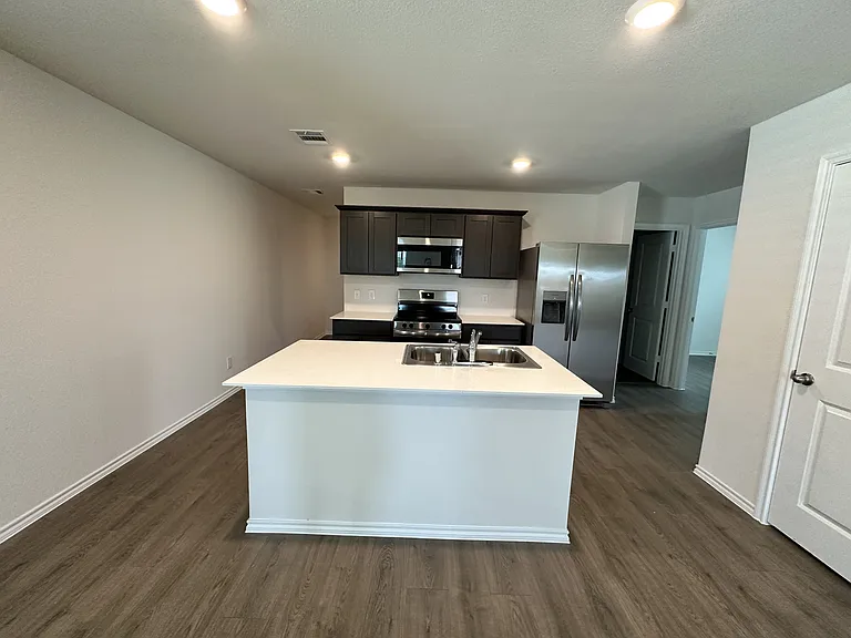 1128 Southfield Dr — Photo 4