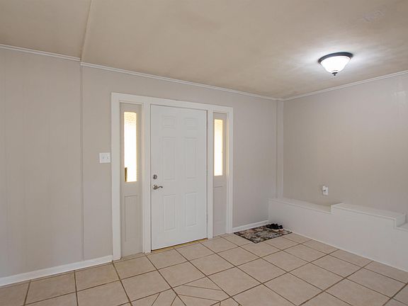3rd image of 819 Palestine St
