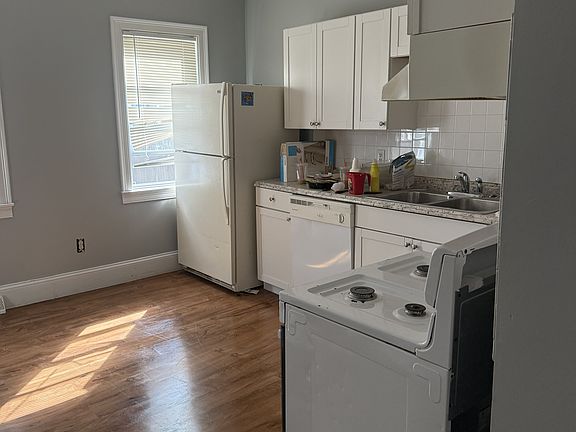 5th image of 119 Bath St