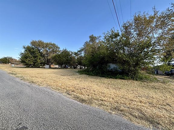 2nd image of 207 N Elm St Lot 1-2-3