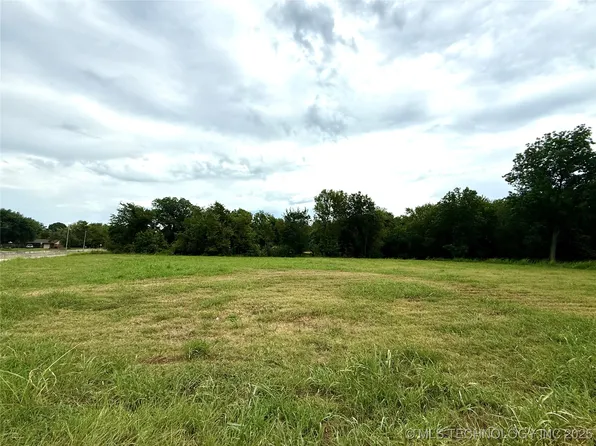 1524 N 1st St, McAlester, OK 74501