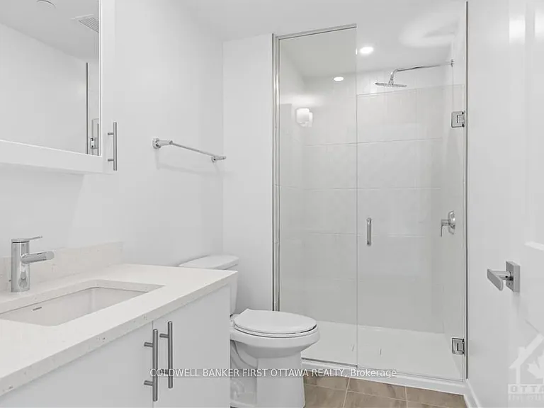 340 Queen St #1407 — Photo 4