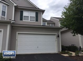323 Tower Hill Dr, Saint Charles, IL 60175