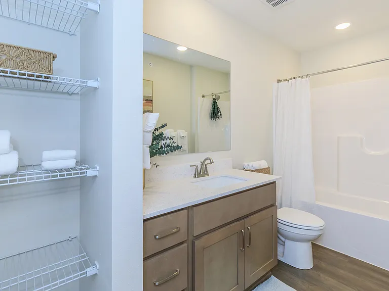 Orchard Park Apartments Bath