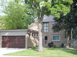 4529 Harding Rd, Kenosha, WI 53142