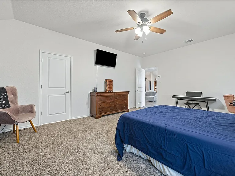 904 Saddle Horn Way — Photo 14