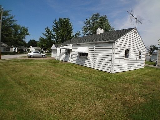 3rd image of 2494 E 39th St