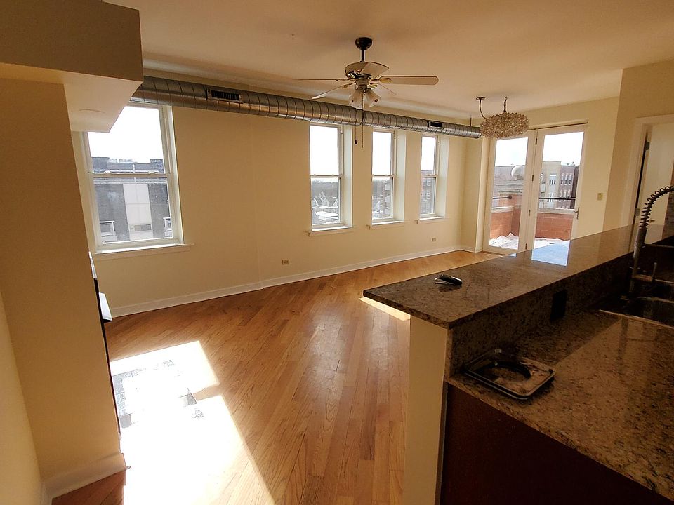1st image of 3550 W Montrose Ave Unit 503