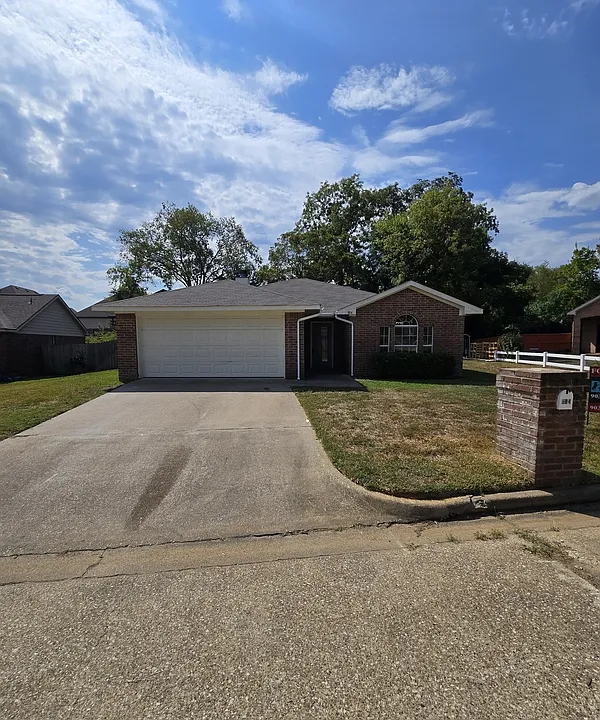 804 Hummingbird Ln
