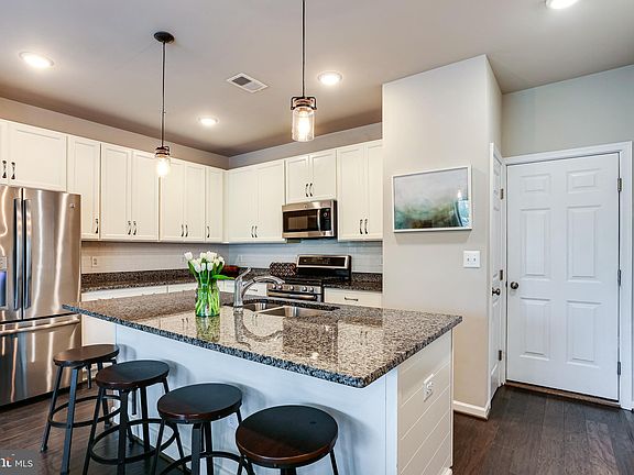 4th image of 527 Leftwich Ln #77