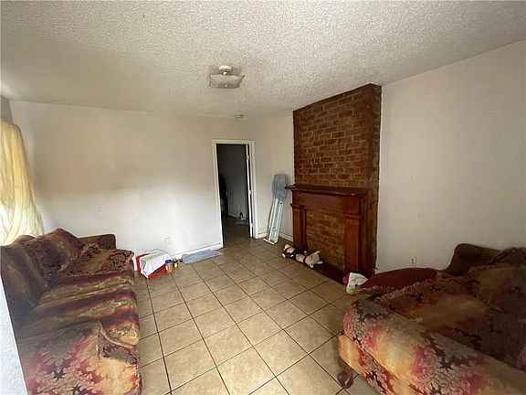3rd image of 1412 Magnolia St