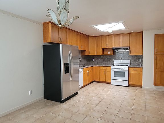 5th image of 638 Niagara Ave